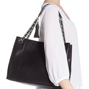 Tory Burch Fleming Distressed Leather Tote Black